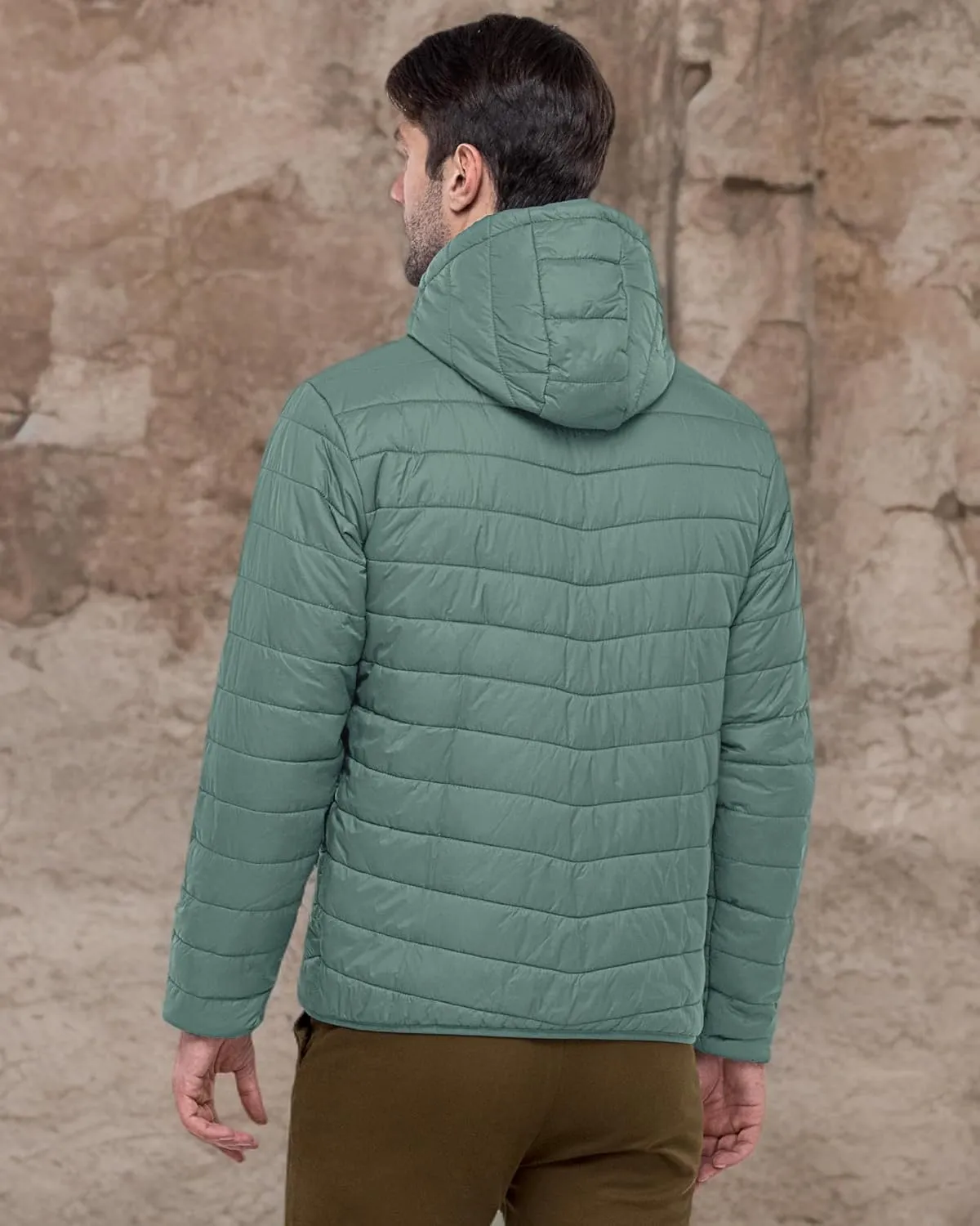 33,000ft Men's Lightweight Packable Insulated Puffer Winter Jacket with Hood, Water-Resistant Down Alternative Puffy Coat