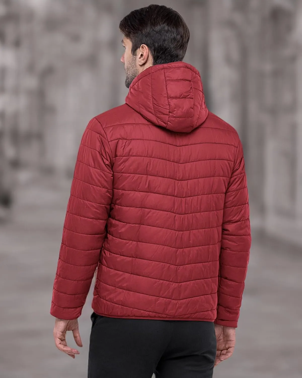 33,000ft Men's Lightweight Packable Insulated Puffer Winter Jacket with Hood, Water-Resistant Down Alternative Puffy Coat