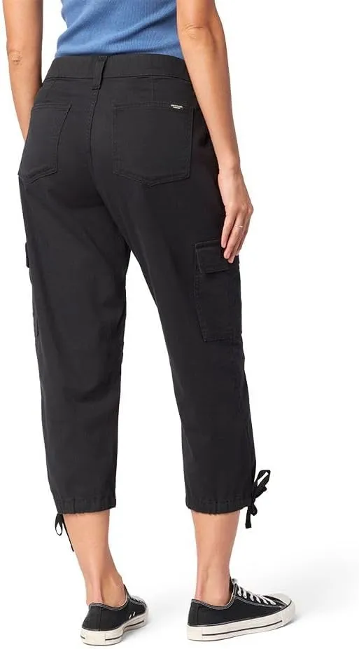 Levi Strauss Signature Gold Women's Everyday Comfort Cargo Capri (Available in Plus)