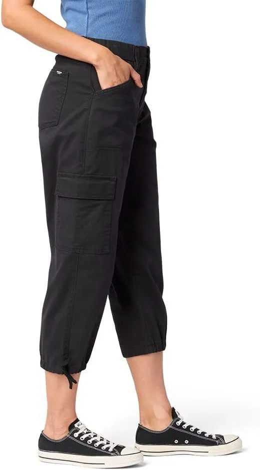 Levi Strauss Signature Gold Women's Everyday Comfort Cargo Capri (Available in Plus)