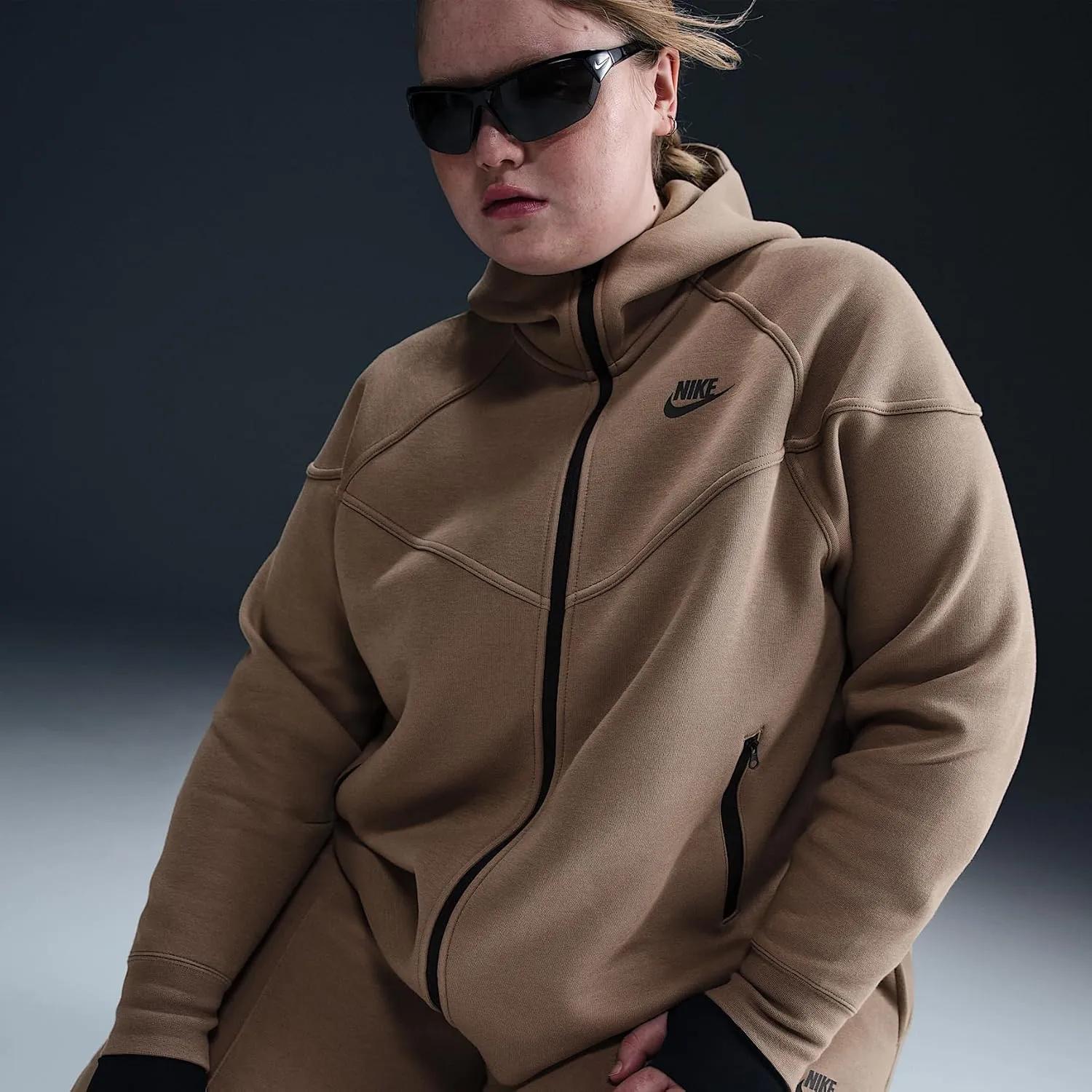 Nike Sportswear Tech Fleece Windrunner Women's Full-Zip Hoodie (Plus Size) (FB8340-233, Mink Brown/Black)
