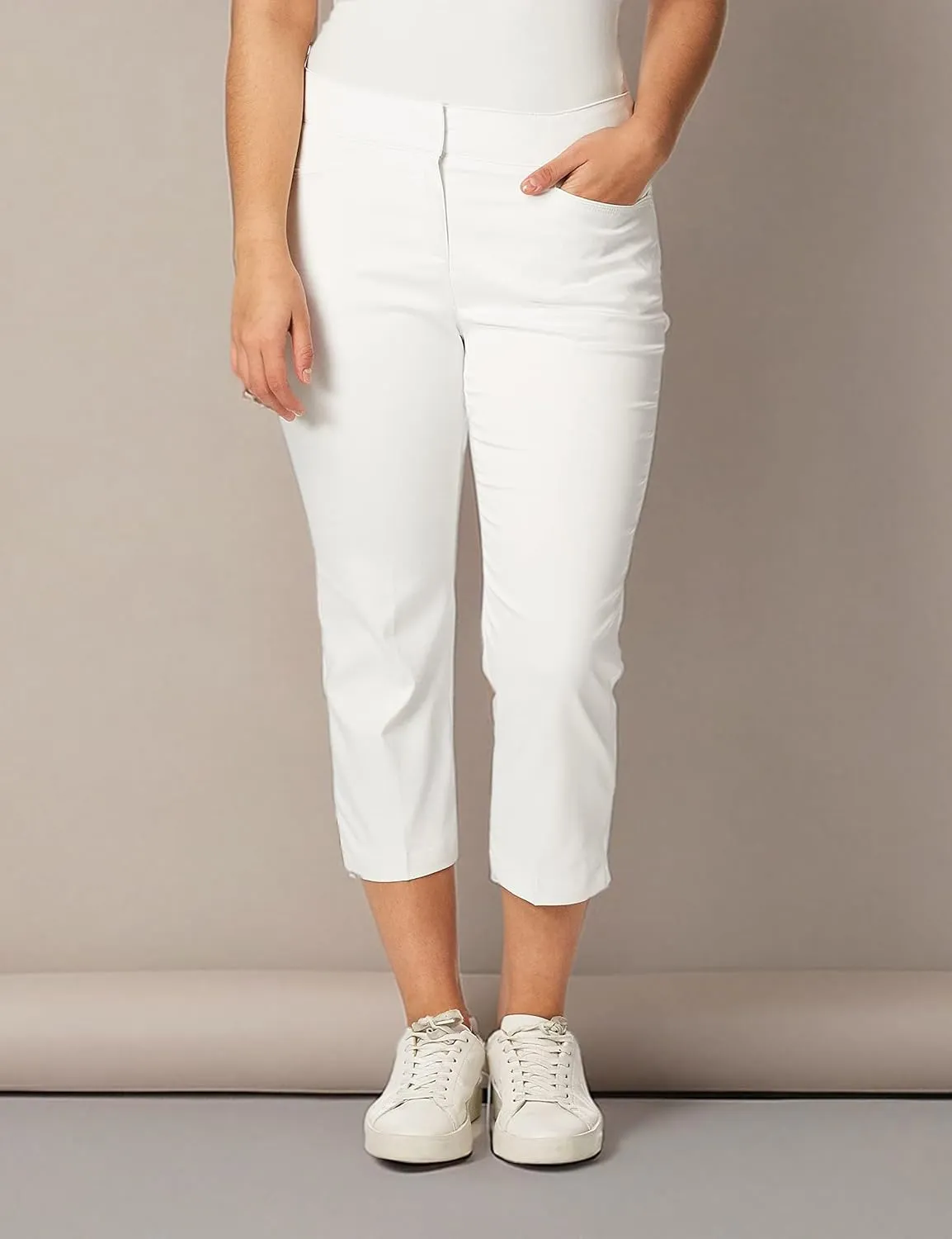 PGA TOUR Women's 22" Tech Capri Golf Pants with Comfort Stretch Waistband - Size 2 - 18 Plus